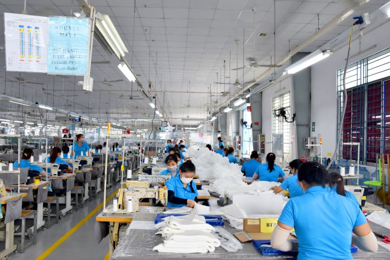 Read more about the article Ngành dệt may dự báo phục hồi trong quý 4/2023